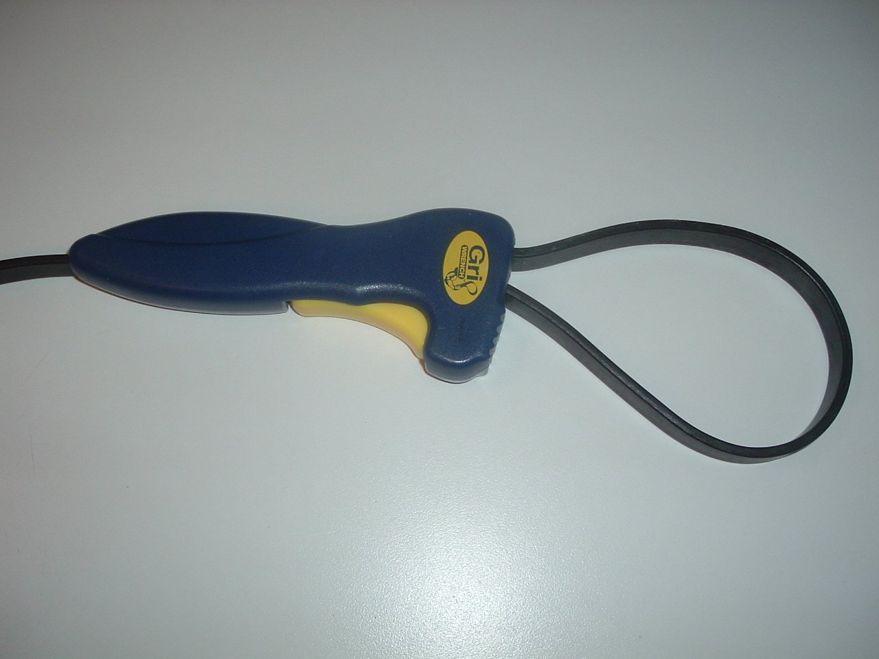 Grip wrench can be used as a manual jar opener