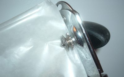 Easy fast way to clean and disinfect a manual can opener