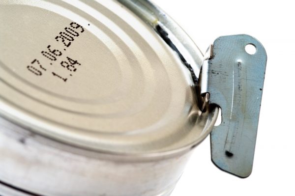 can opener P-38 Opening a can with P-38 can opener