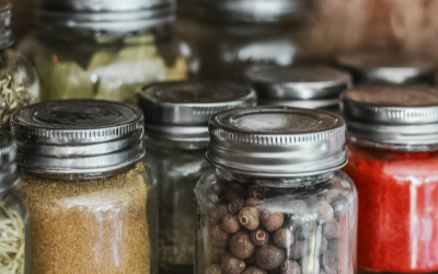 How to open a stuck lid on a Mason jar